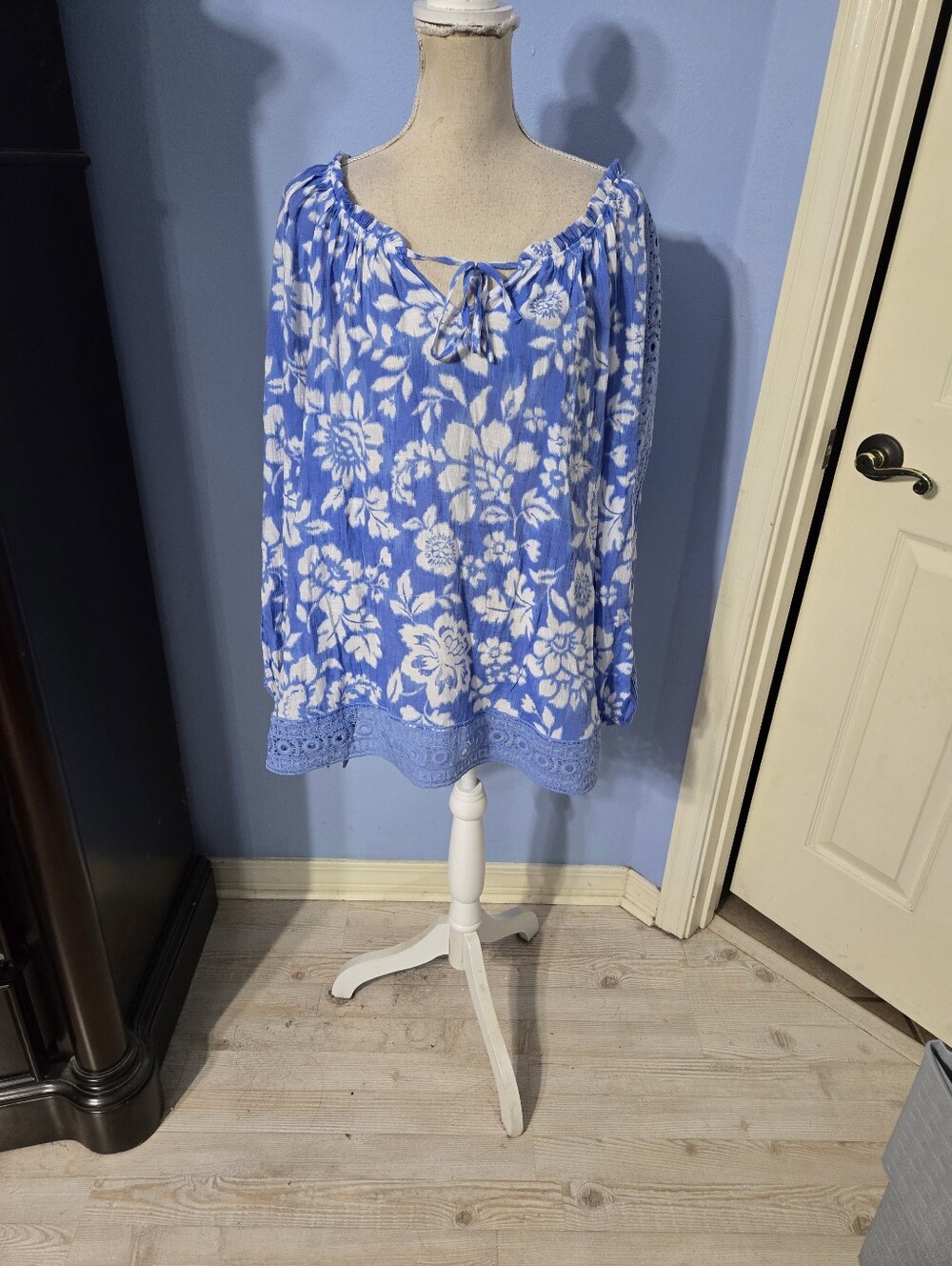 Good Days Only Size 3x Blouse